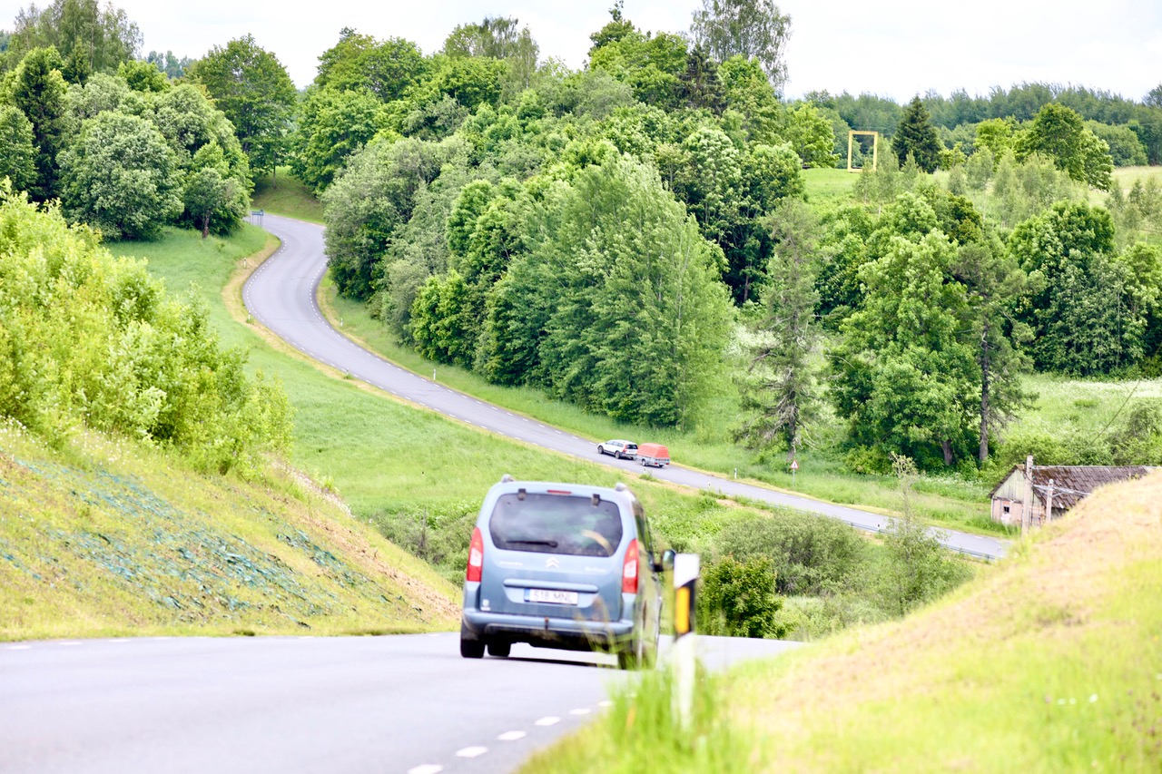 Maaliline Urvaste ürgorg, kust on võimalik jälgida maanteel sõitvaid autosid 800 meetri ulatuses. Fotod: Kalev Annom