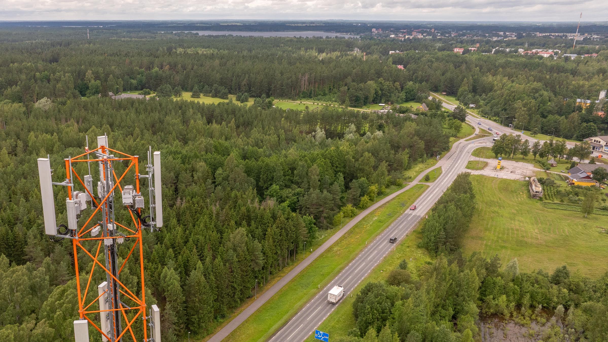 Uue tugijaama ehitus nõuab mobiilioperaatorilt suuri investeeringuid. Otsuste tegemisel vaadatakse, et kasu saaks võimalikult palju kliente. Foto: Aigar Nagel