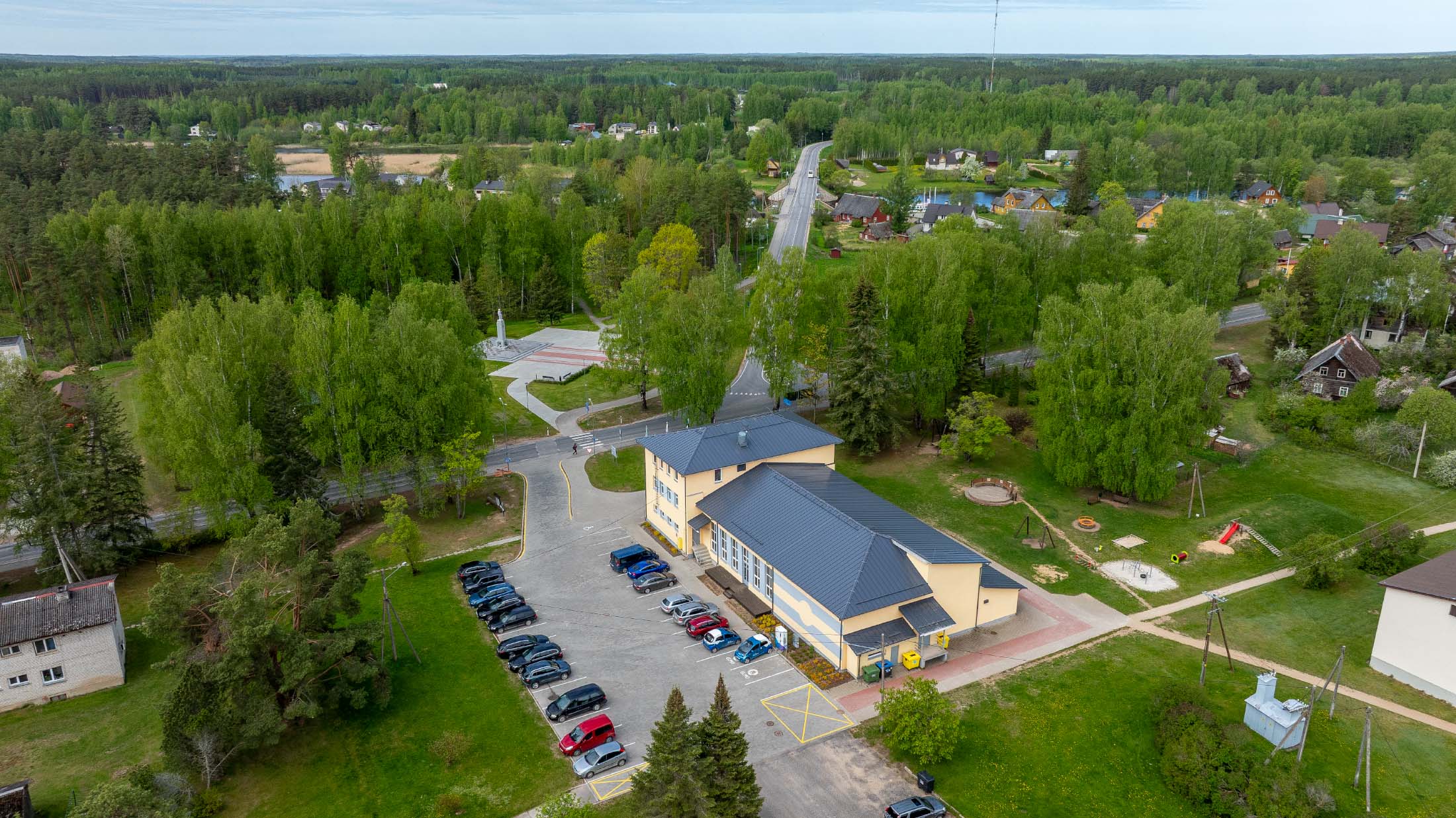 Terve augustikuu saavad kliendid veel väisata Värska vallavalitsuse maja infopunktis toimetavat Omniva postipunkti. Foto: Aigar Nagel