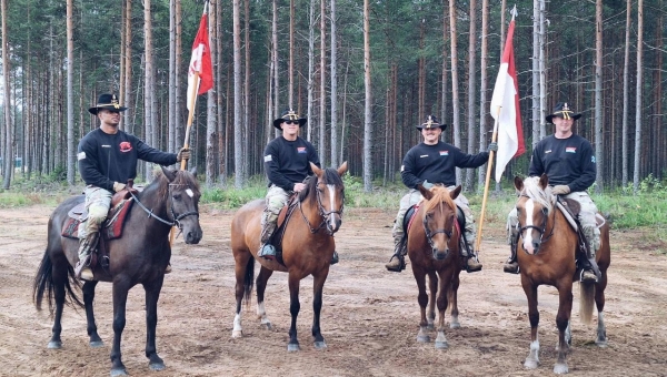 Reedo linnakus paiknevad Ameerika Ühendriikide liitlassõdurid jätkasid ratsaväeüksuste traditsiooni 