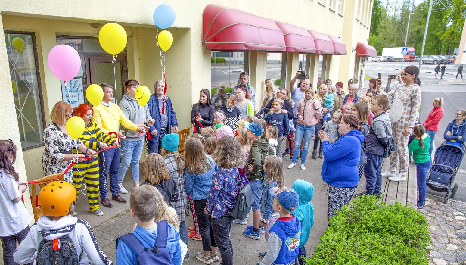 Antsla noortekeskuse uuenenud ruumide pidulik avamine 2021. aasta lastekaitsepäeval. Foto: AIGAR NAGEL
