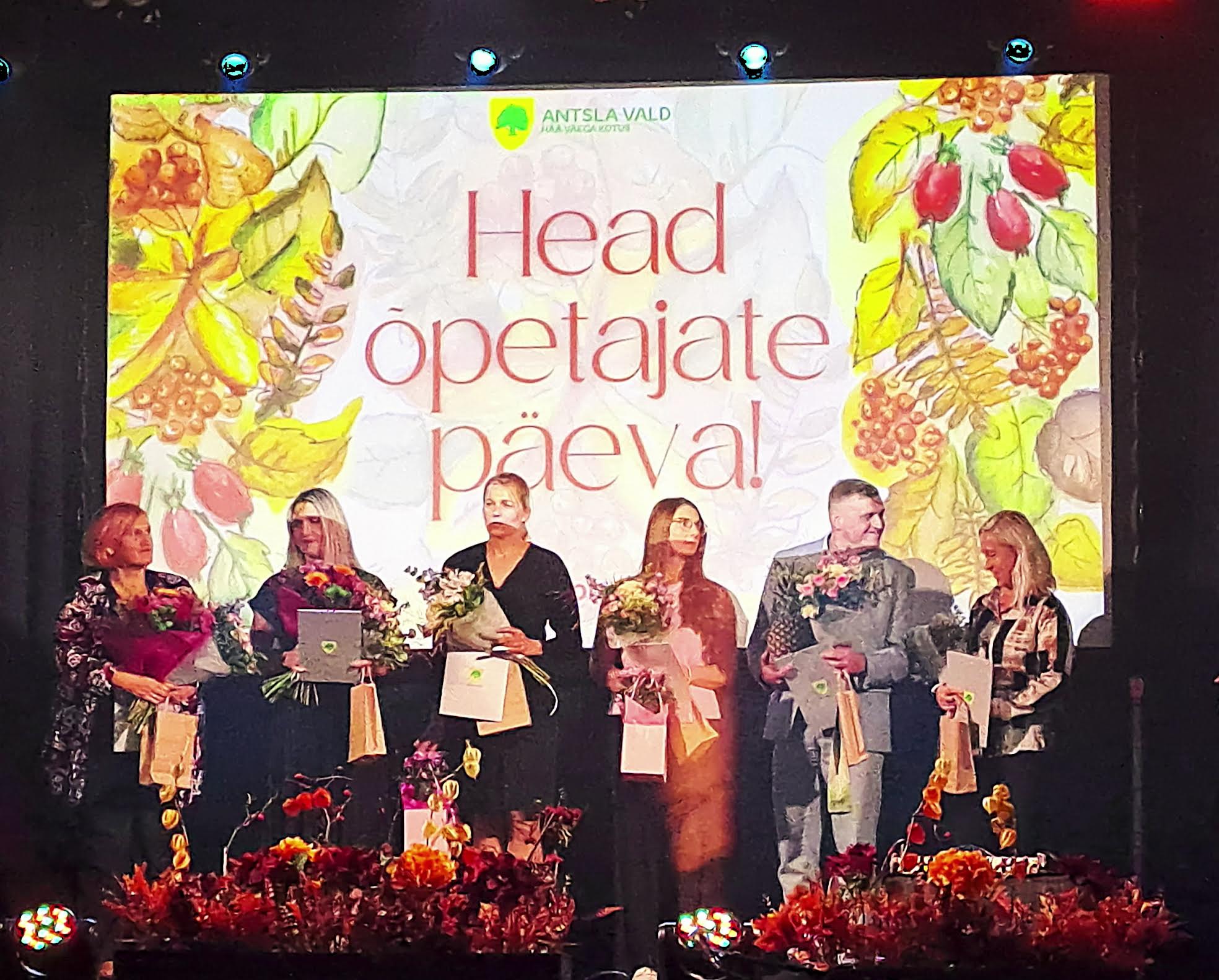 Monica Kõivisto, Mirvet Kulberg, Anne Niilus, Aive Tämm, Lilian Kasak, Margus Klaar, Jane Tselištšev. Foto: LIANA ALLAS