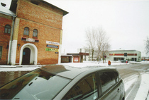 Võru Mäe tänava ärikeskus (vasakul) saab tänavu tähistada 20. juubelit ja Semu kaubamaja (paremal tagaplaanil) on avatud olnud juba üheksa aastat. Foto: VÕRUMAA TEATAJA