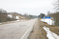 Koht piiri ääres Eestimaa poolel, kus traktor laaditi treileri peale.	 Fotod: Võrumaa Teataja