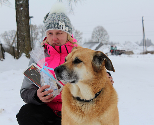 Esimese auhinna võitja Annika Tagel Kanepist koos oma suure lemmiku Donnaga. 		Foto: AIGAR NAGEL