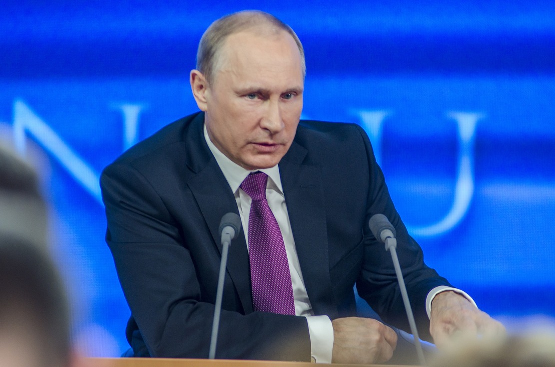 2000 - Vene president Vladimir Putin kirjutas alla seadusele, millega taaskehtestati riigihümniks nõukogudeaegse viisiga laul. FOTO: Pixabay
