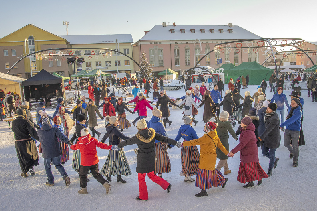 GALERII Lustiline Talvefestival kostitas külastajaid tantsu, tralli ja kõhutäiega FOTOD: Aigar Nagel